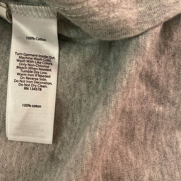 NWT men’s Vineyard Vines hooded shirt - Picture 4 of 5